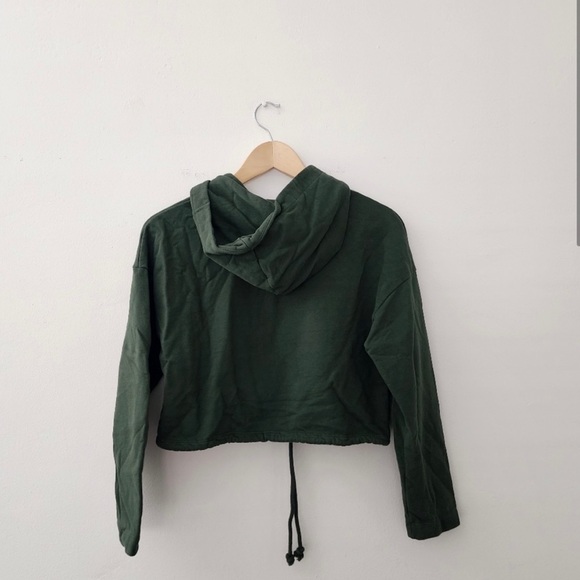ZARA Dark Green Cropped Sweatshirt - Picture 2 of 3